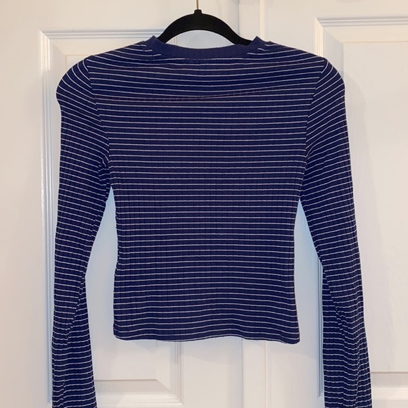 NWOT H&M Blue and White Striped Ribbed Quarter Zip Top - Picture 4 of 4
